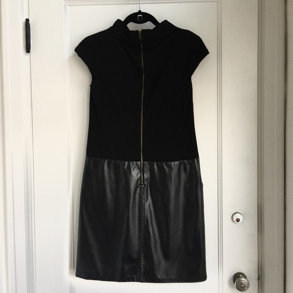 Mod Minimalist Sheath Dress - Picture 6 of 6